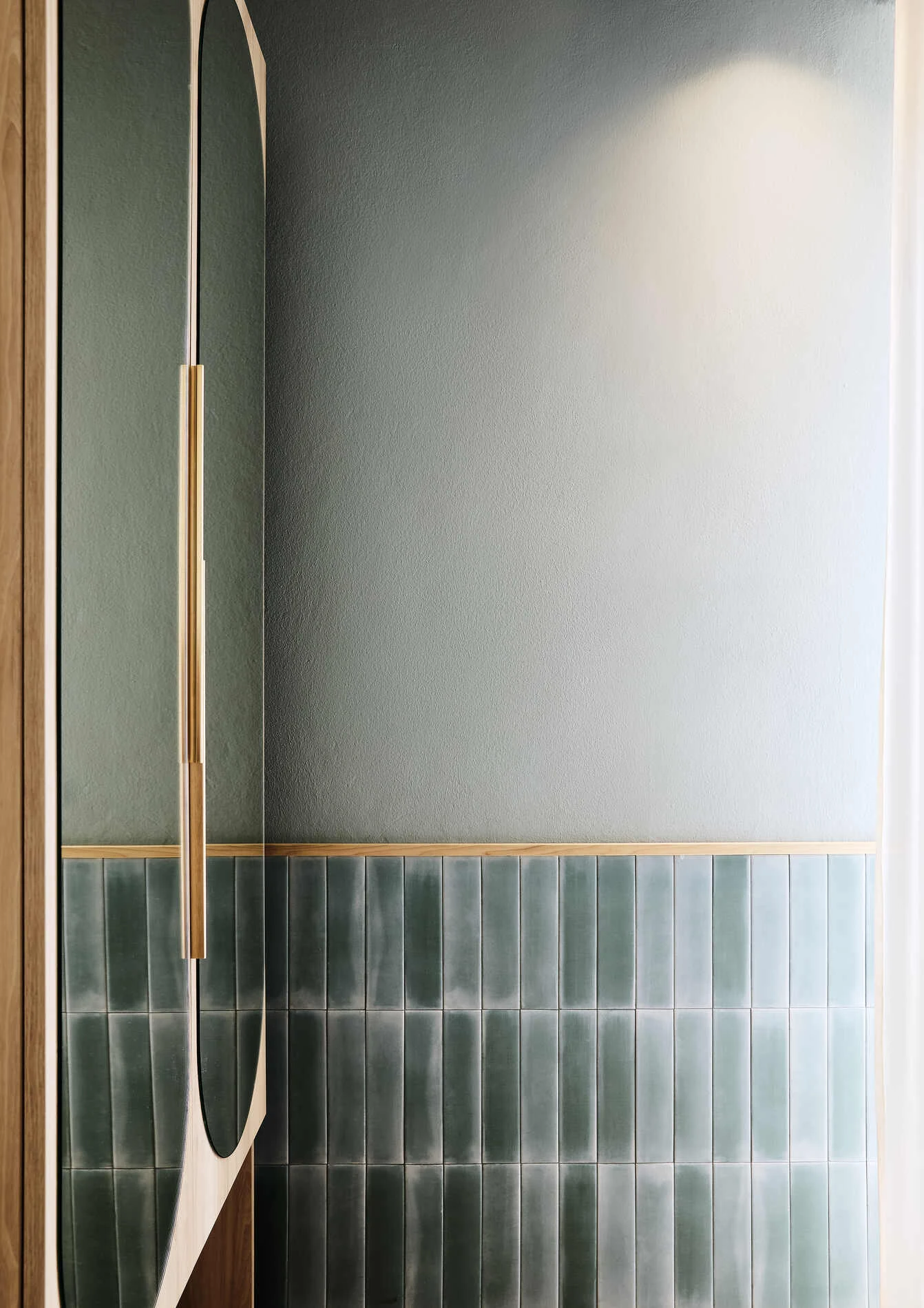 Custom-made furnishings for hotel rooms