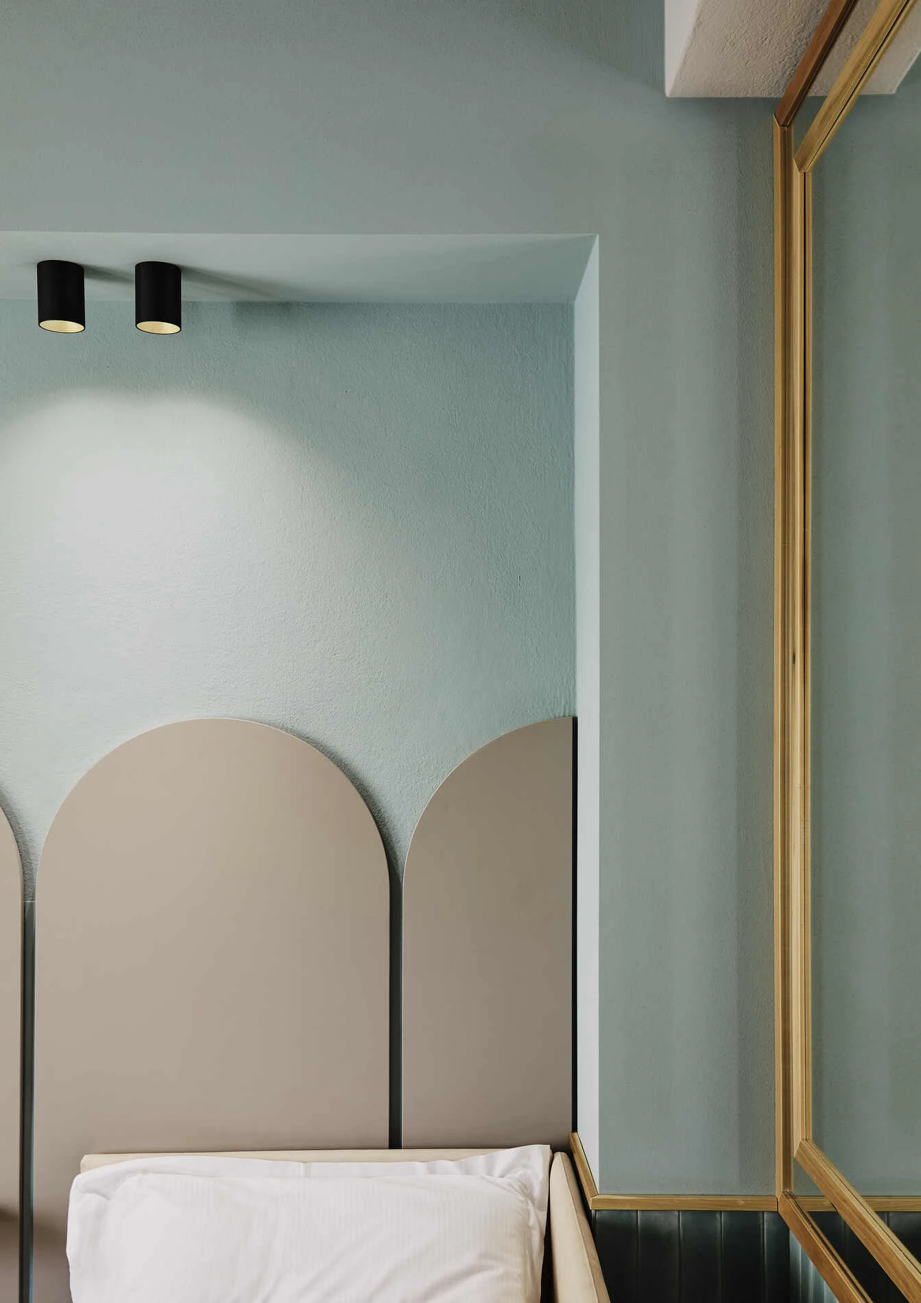 Custom-made furnishings for hotel rooms
