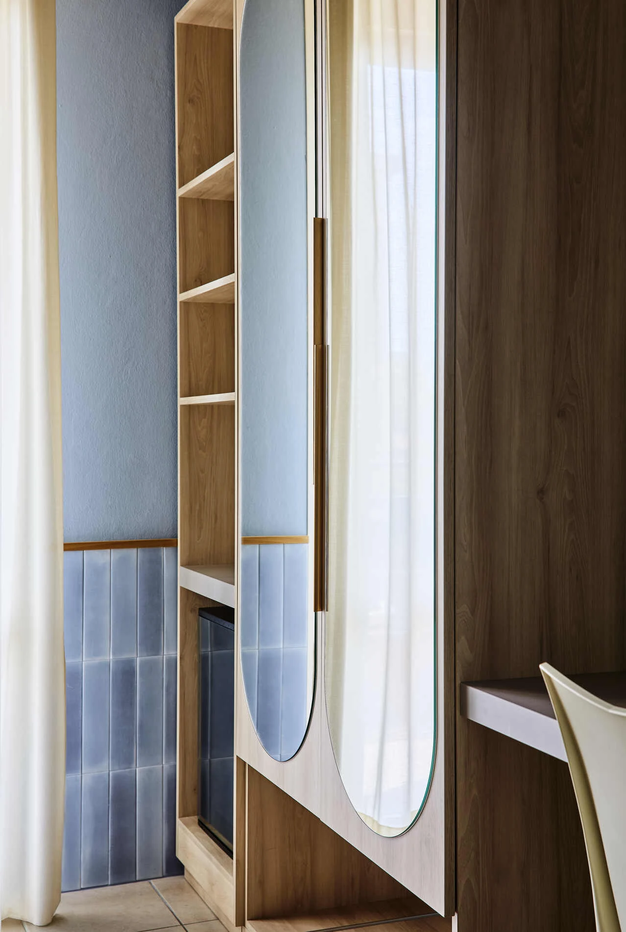Custom-made furnishings for hotel rooms