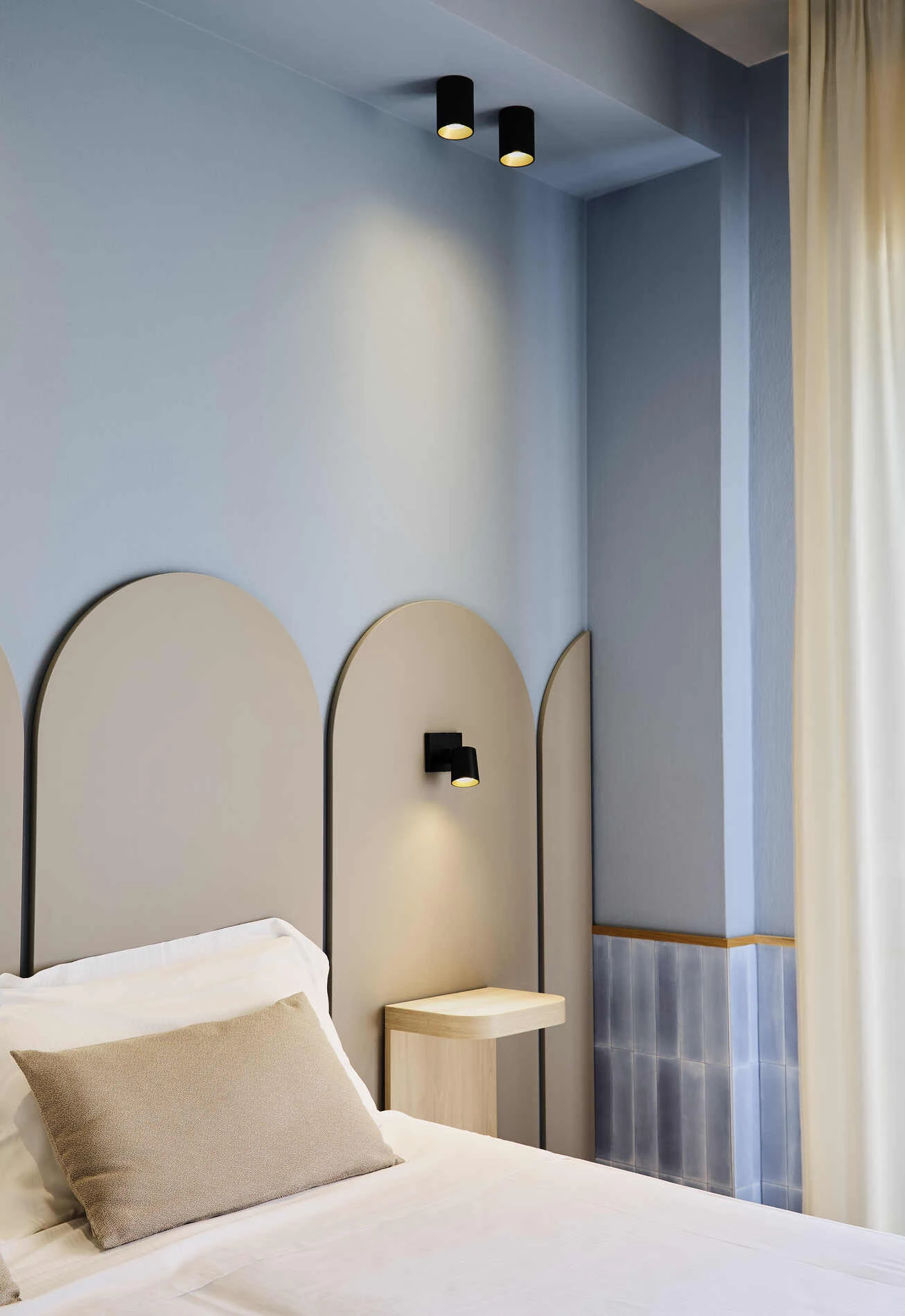 Custom-made furnishings for hotel rooms